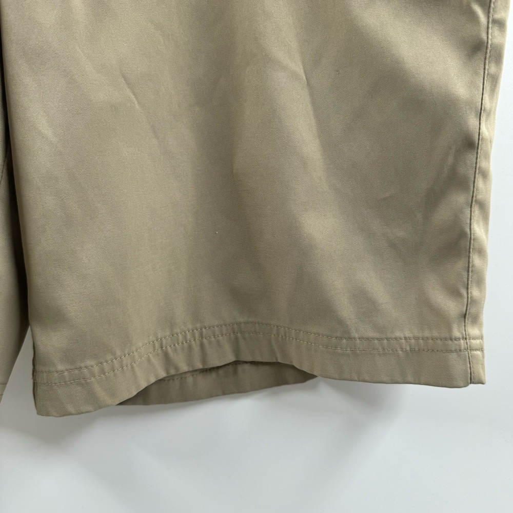 Nike Men’s Khaki Dri-FIT Golf Shorts – Size 32/M, Zipper Fly - Picture 4 of 10